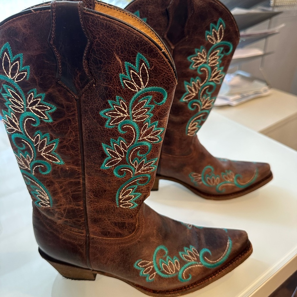 Embroidered Western Cowboy Boots - Brown and Teal by Corrale Teens size 7